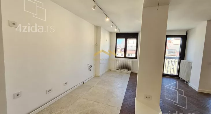 Četvoroiposoban stan | 4zida