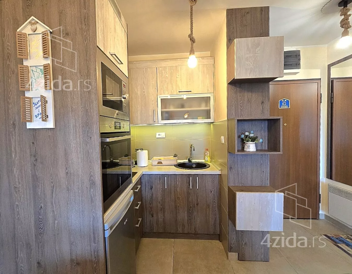 Jednoiposoban stan | 4zida