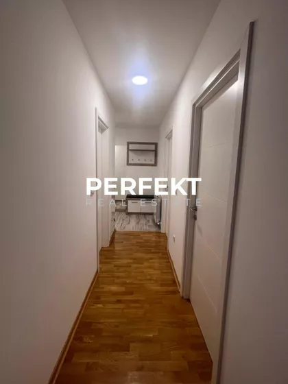 Karađorđeva | 4zida.rs