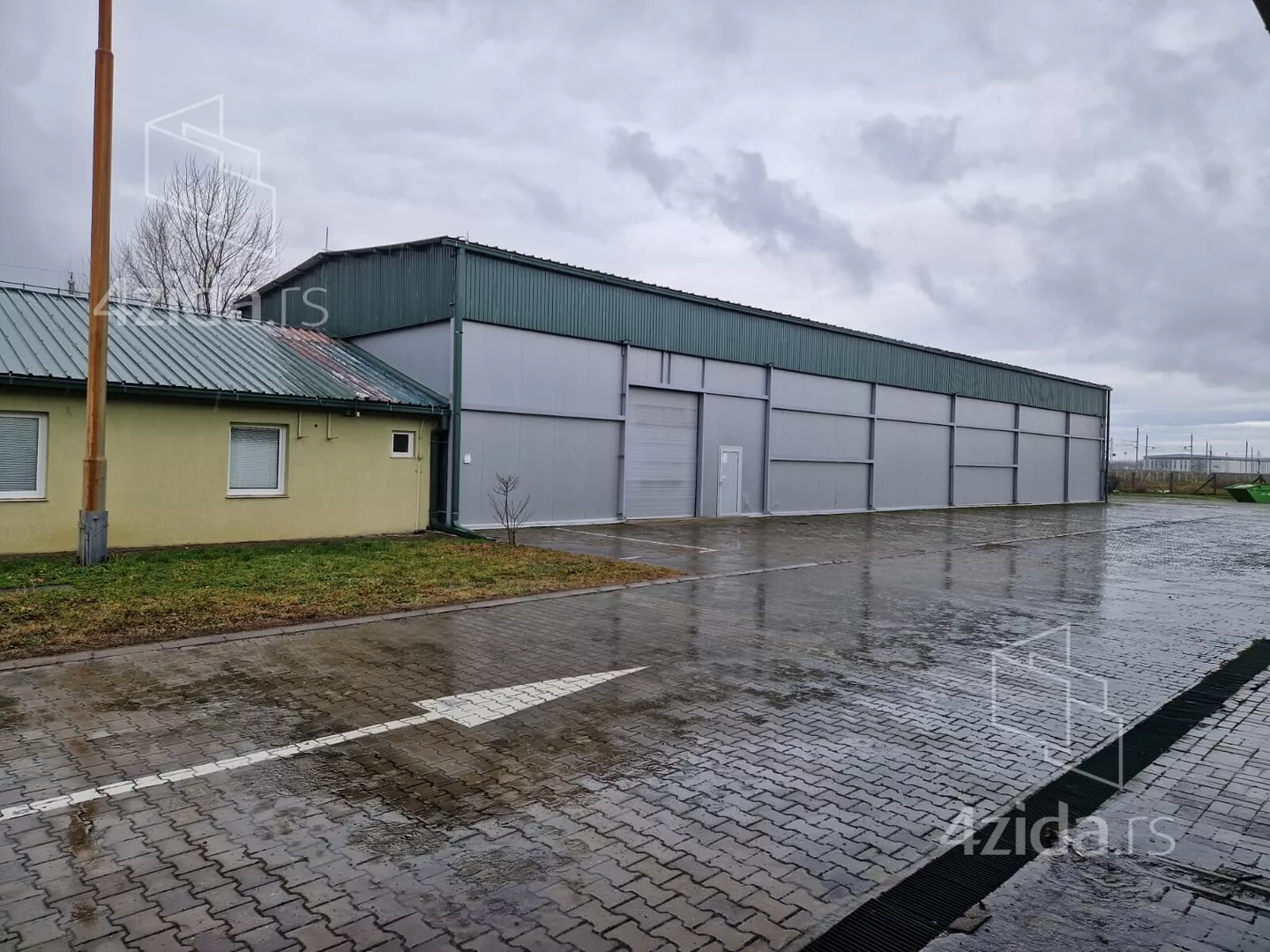Poslovni prostor | 4zida