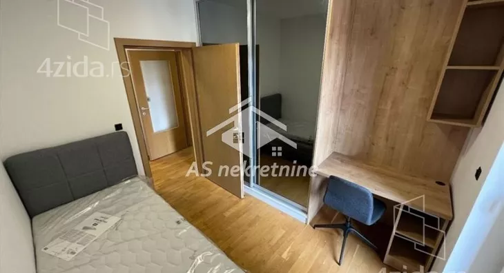 Četvoroiposoban stan | 4zida