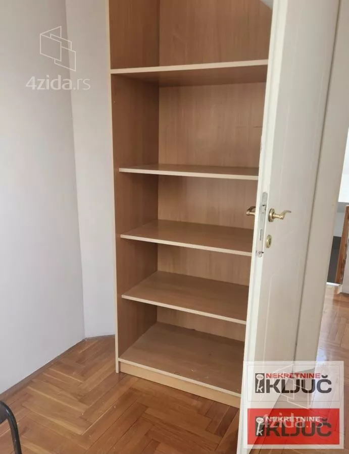 Četvoroiposoban stan | 4zida