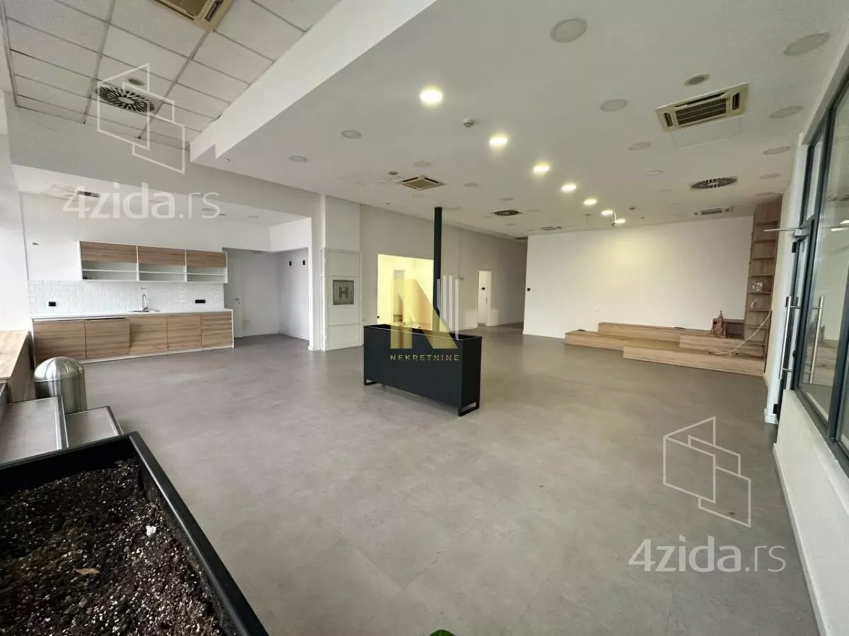 Poslovni prostor | 4zida