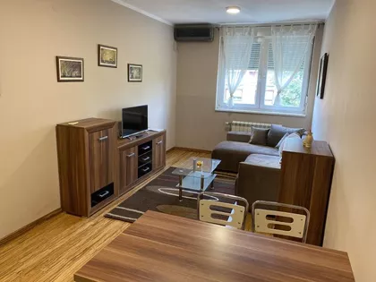 Cara Dušana | 4zida.rs