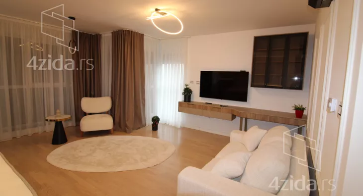 Šestosoban stan | 4zida