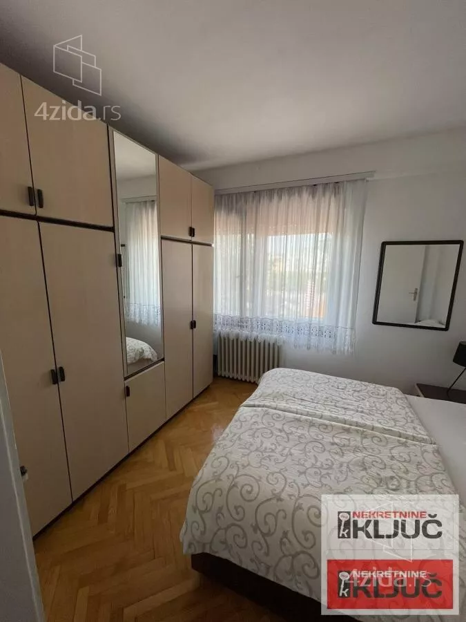 Četvoroiposoban stan | 4zida