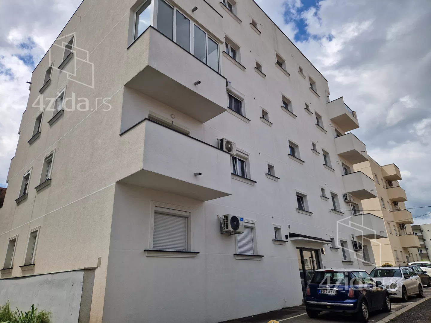 Dvoiposoban stan | 4zida