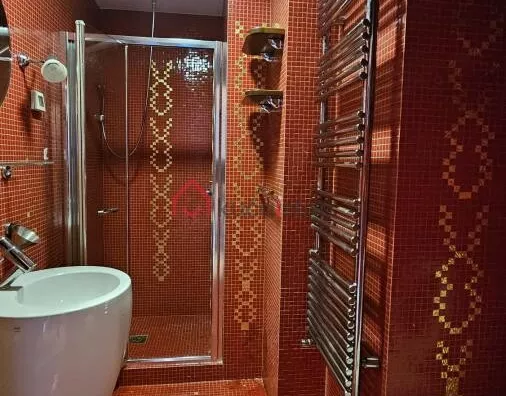 Sedmosoban stan | 4zida