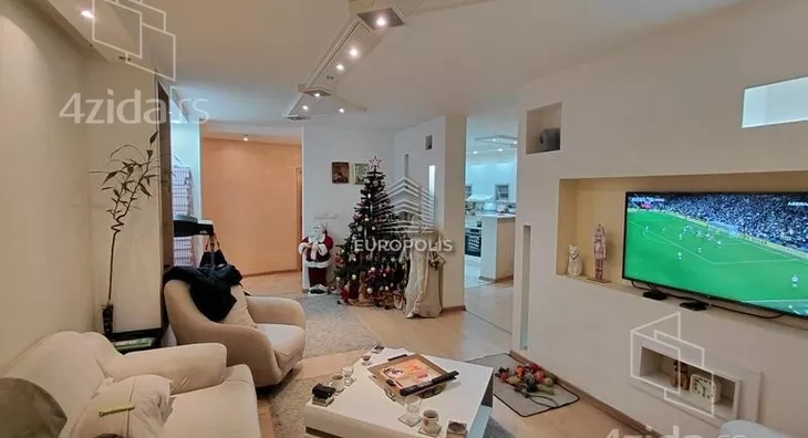 Četvoroiposoban stan | 4zida