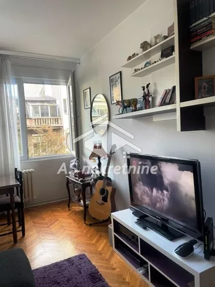 Pravni fakultet - Vračar | 4zida.rs