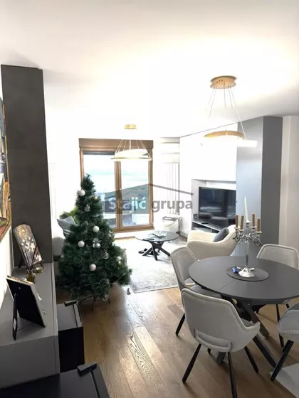 Marije Bursać | 4zida.rs