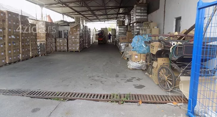 Poslovna zgrada | 4zida