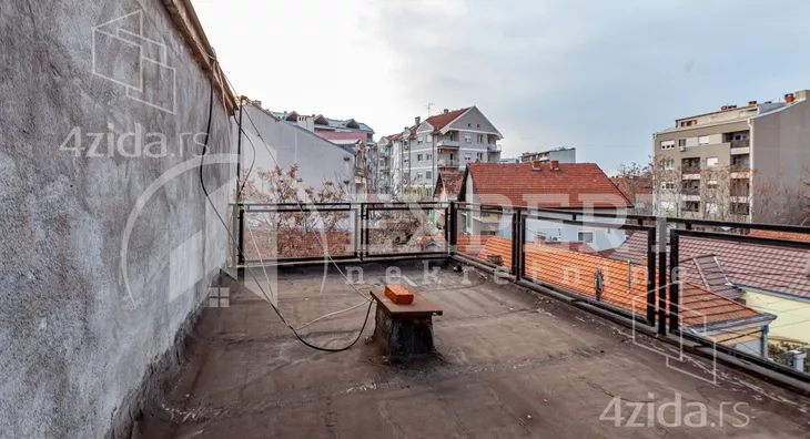 Troiposoban stan | 4zida