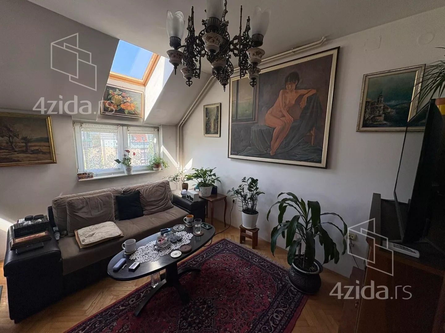 Troiposoban stan | 4zida