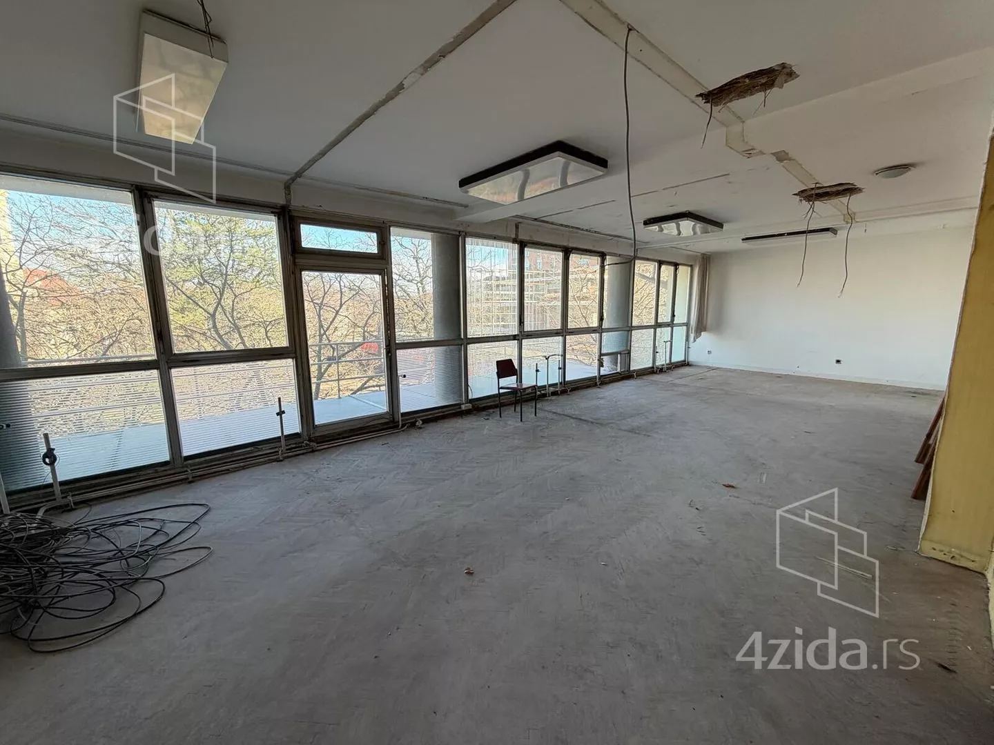 Poslovna zgrada | 4zida