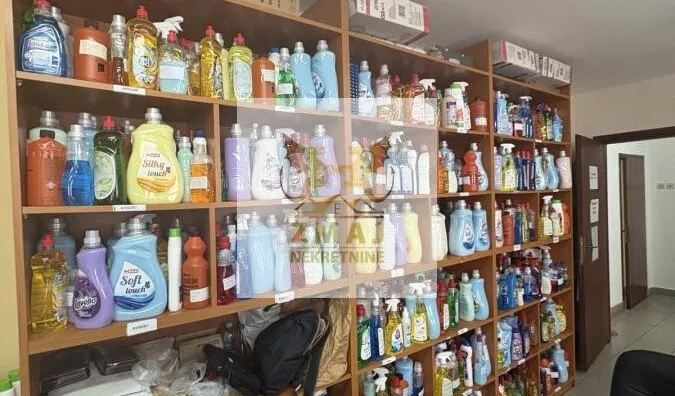 Poslovna zgrada | 4zida