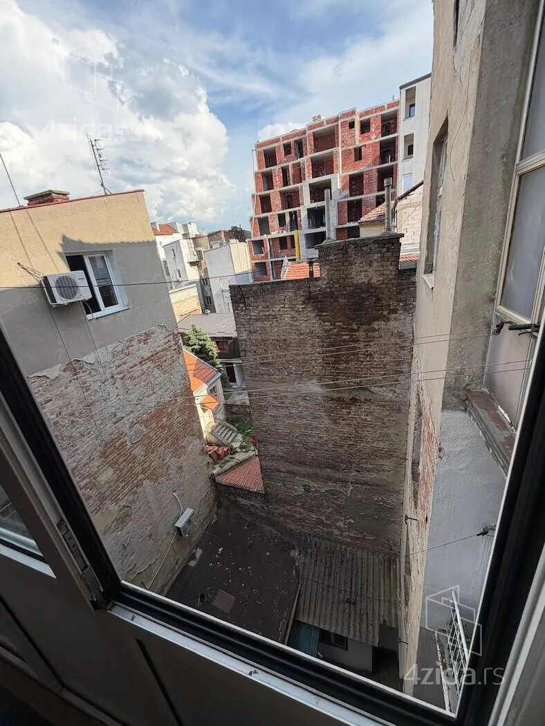 Četvoroiposoban stan | 4zida
