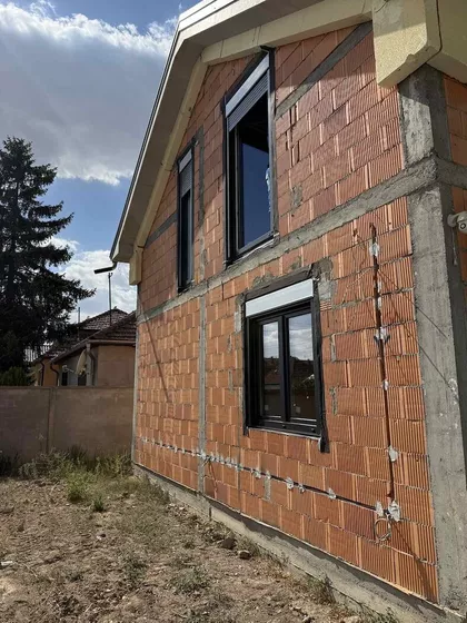 Mali Radanovac | 4zida.rs