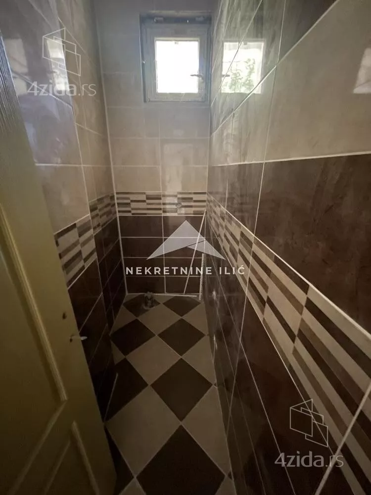Šestosoban stan | 4zida