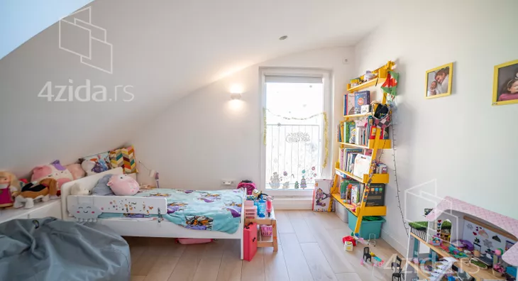 Petosoban stan | 4zida