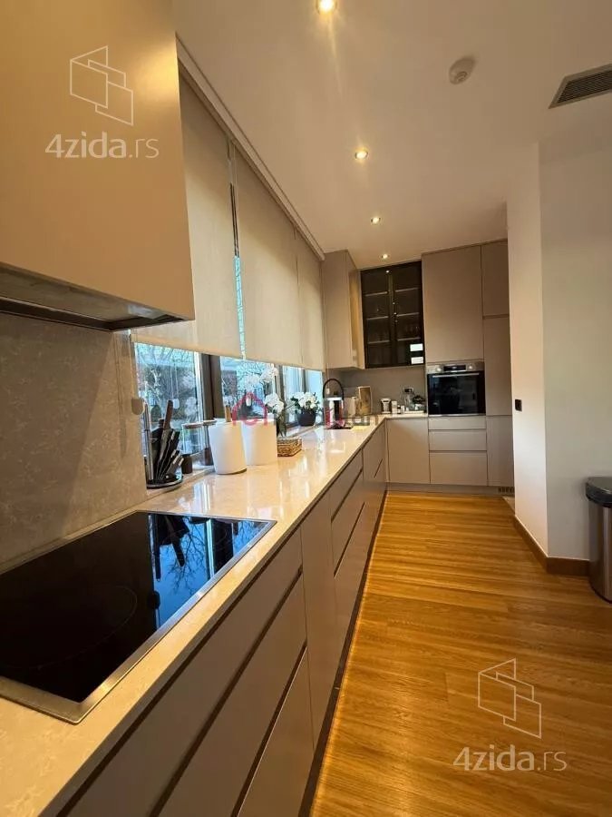 Petosoban stan | 4zida