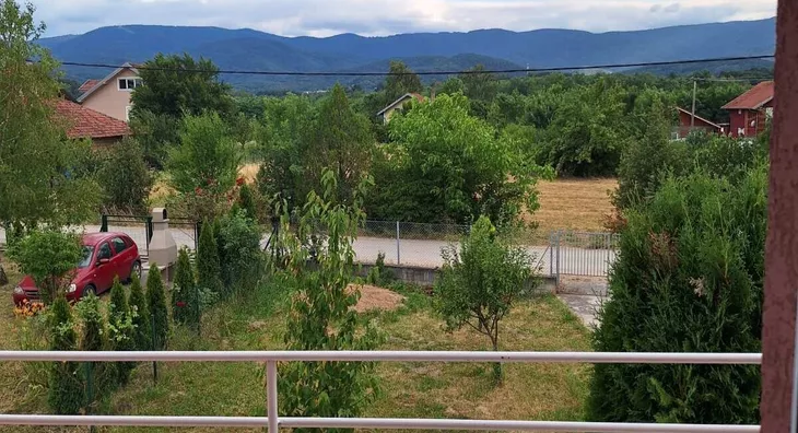 Četvoroiposoban stan | 4zida