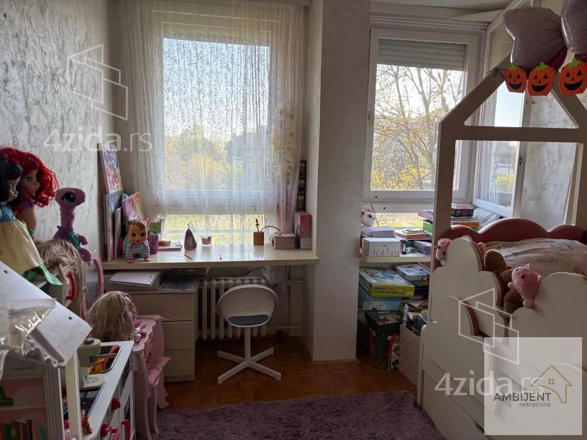 Troiposoban stan | 4zida