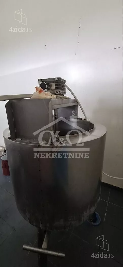 Poslovna zgrada | 4zida