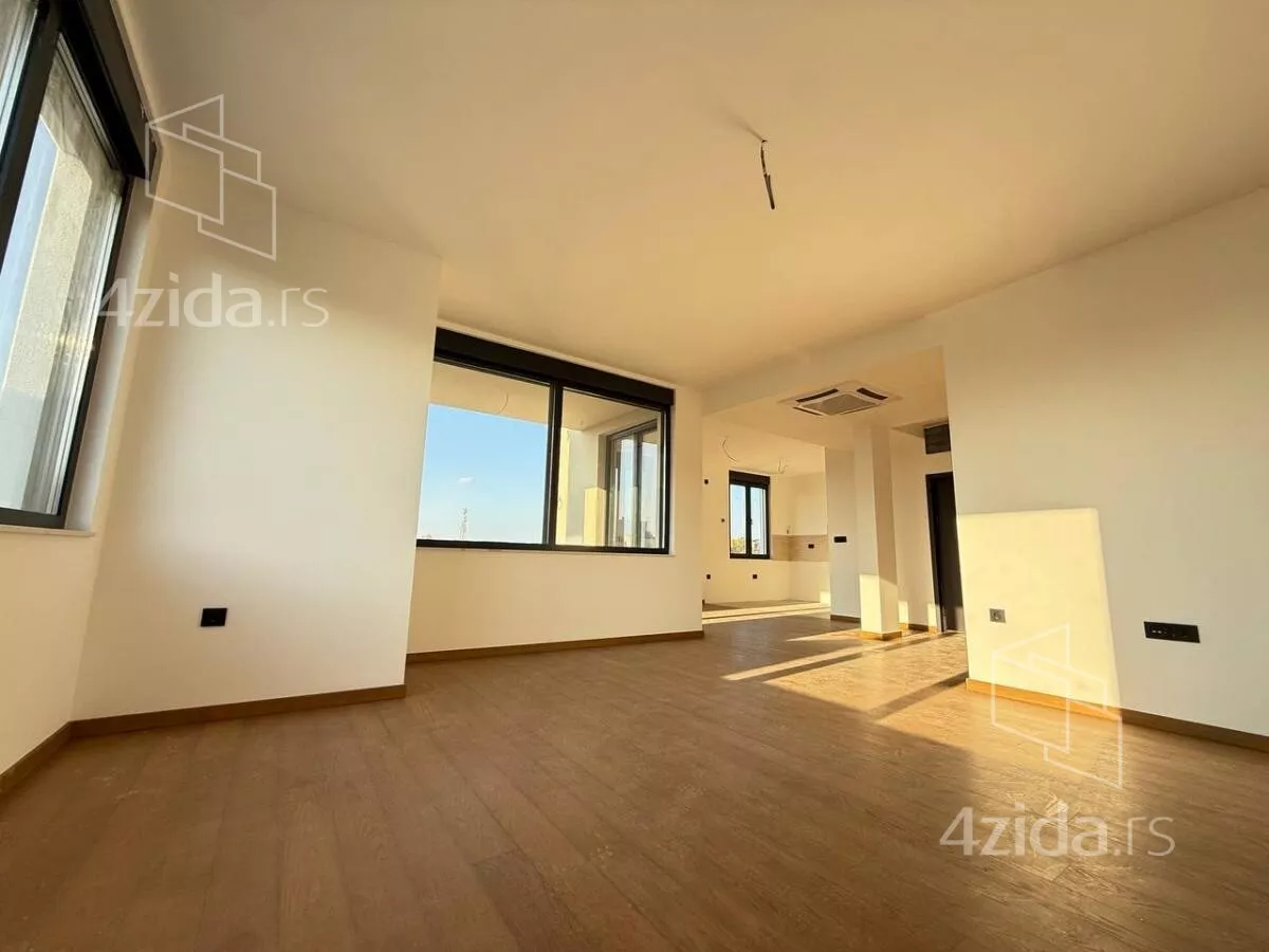 Petosoban stan | 4zida