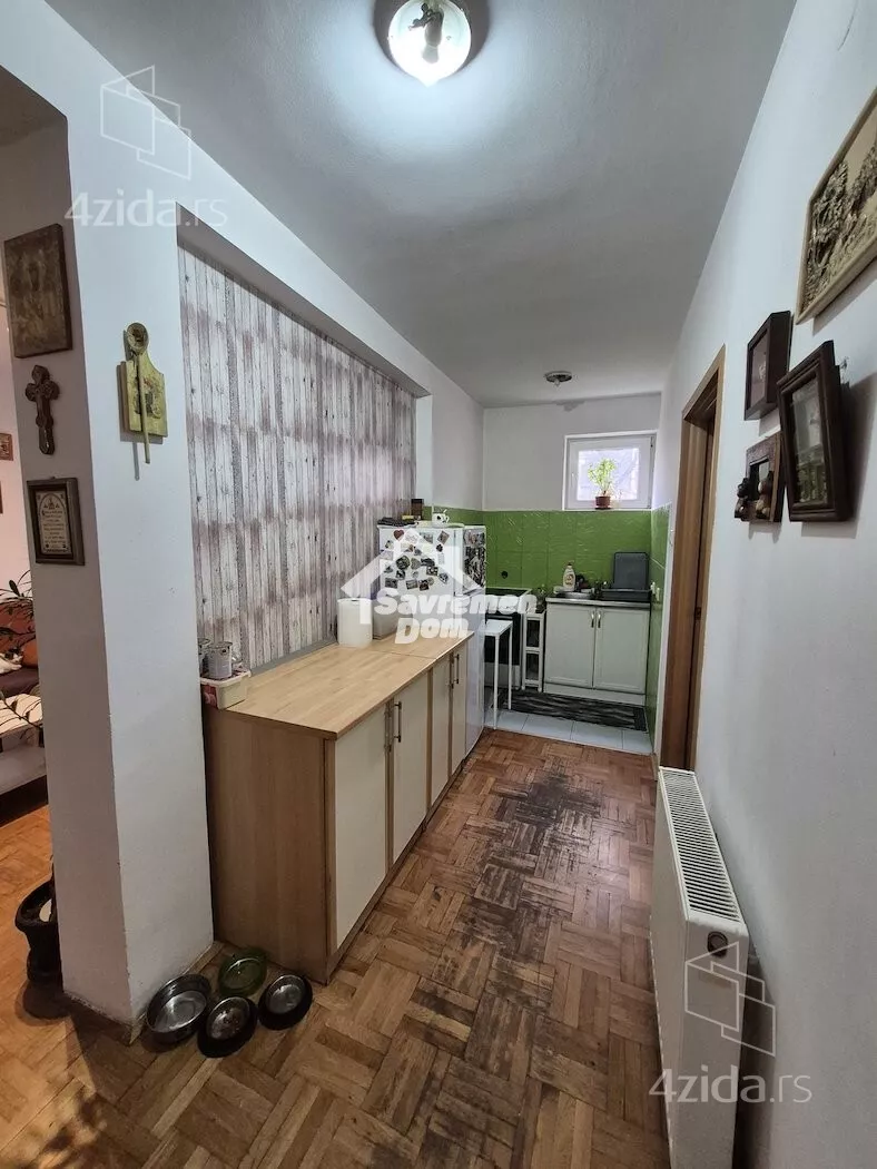 Šestosoban stan | 4zida