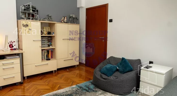 Petosoban stan | 4zida