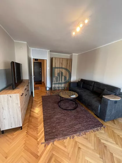 Ekonomski/Pravni Fakultet | 4zida.rs