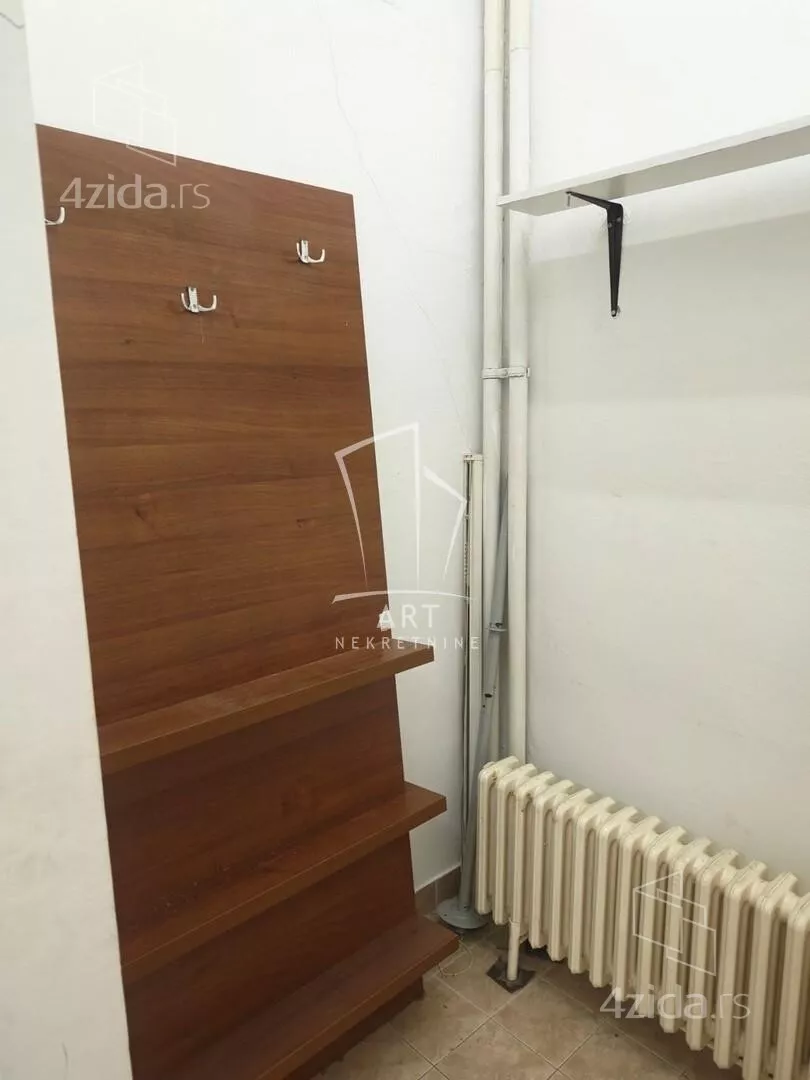 Lokal | 4zida