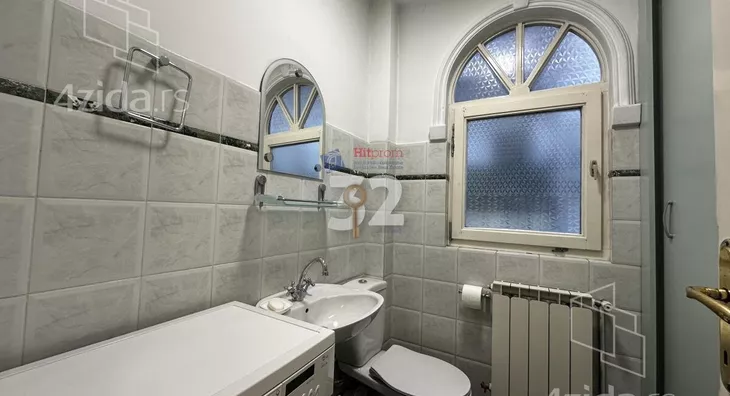 Četvoroiposoban stan | 4zida