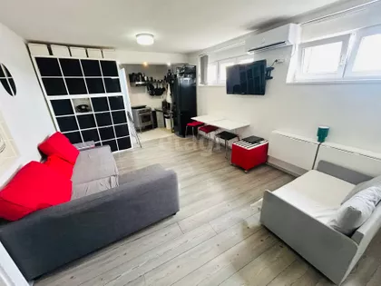 Trg Nikole Pašića | 4zida.rs