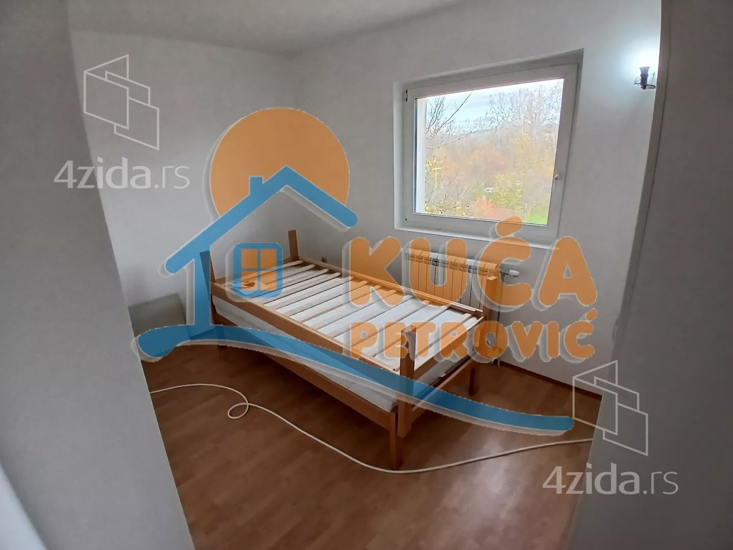 Lokal | 4zida