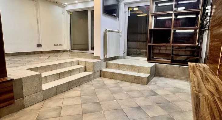 Poslovna zgrada | 4zida