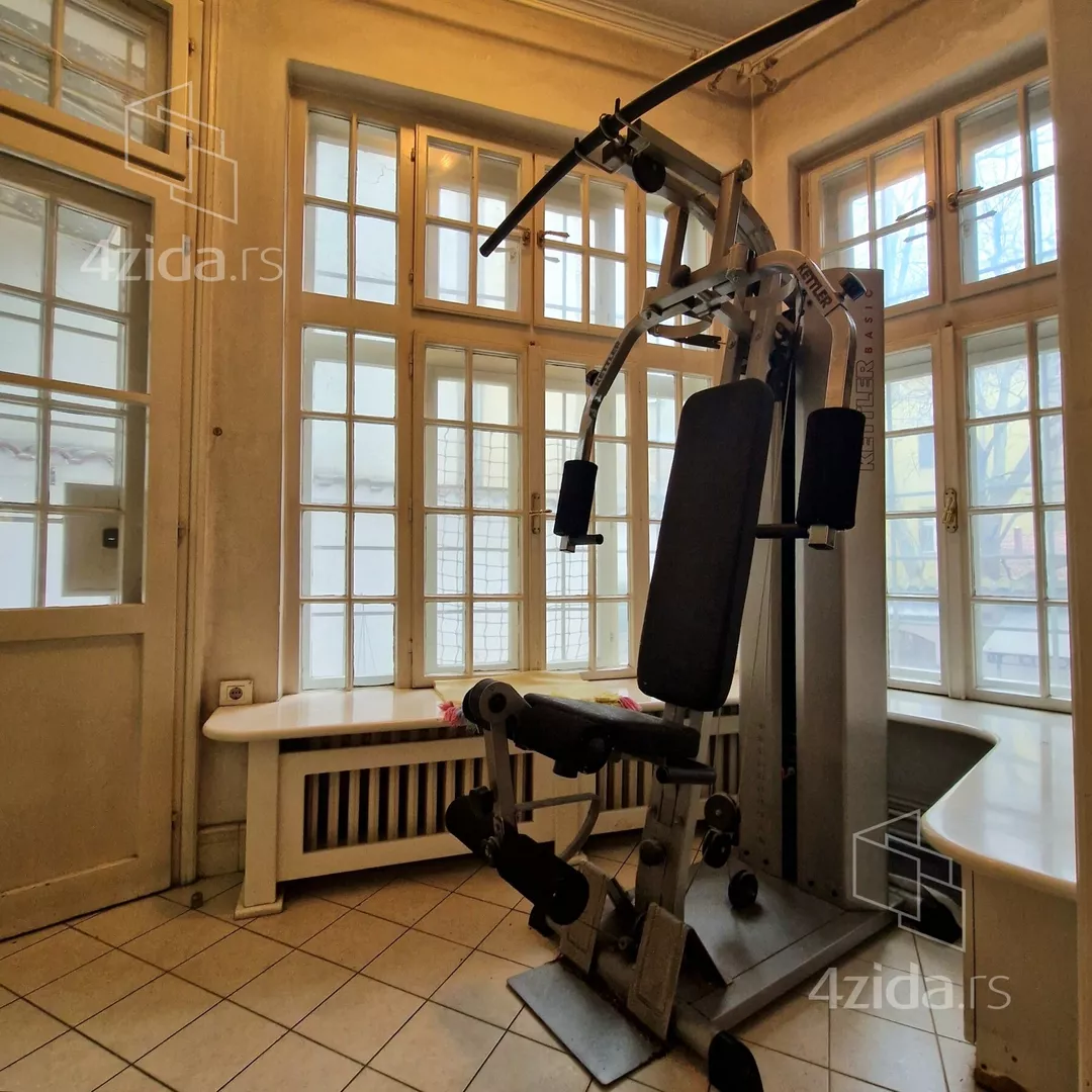 Šestosoban stan | 4zida