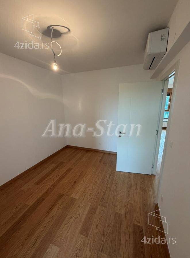 Stan – Beograd - Više