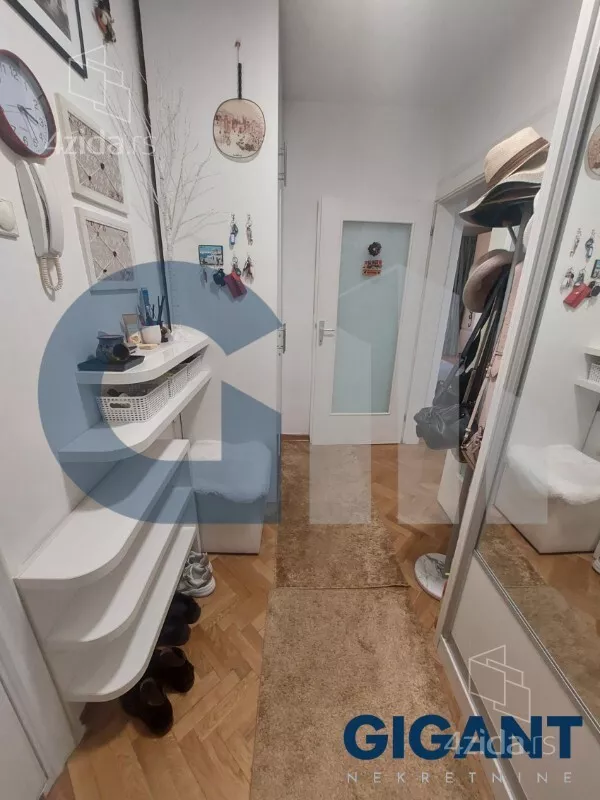 Petosoban stan | 4zida