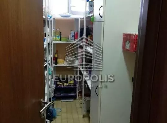 Šestosoban stan | 4zida