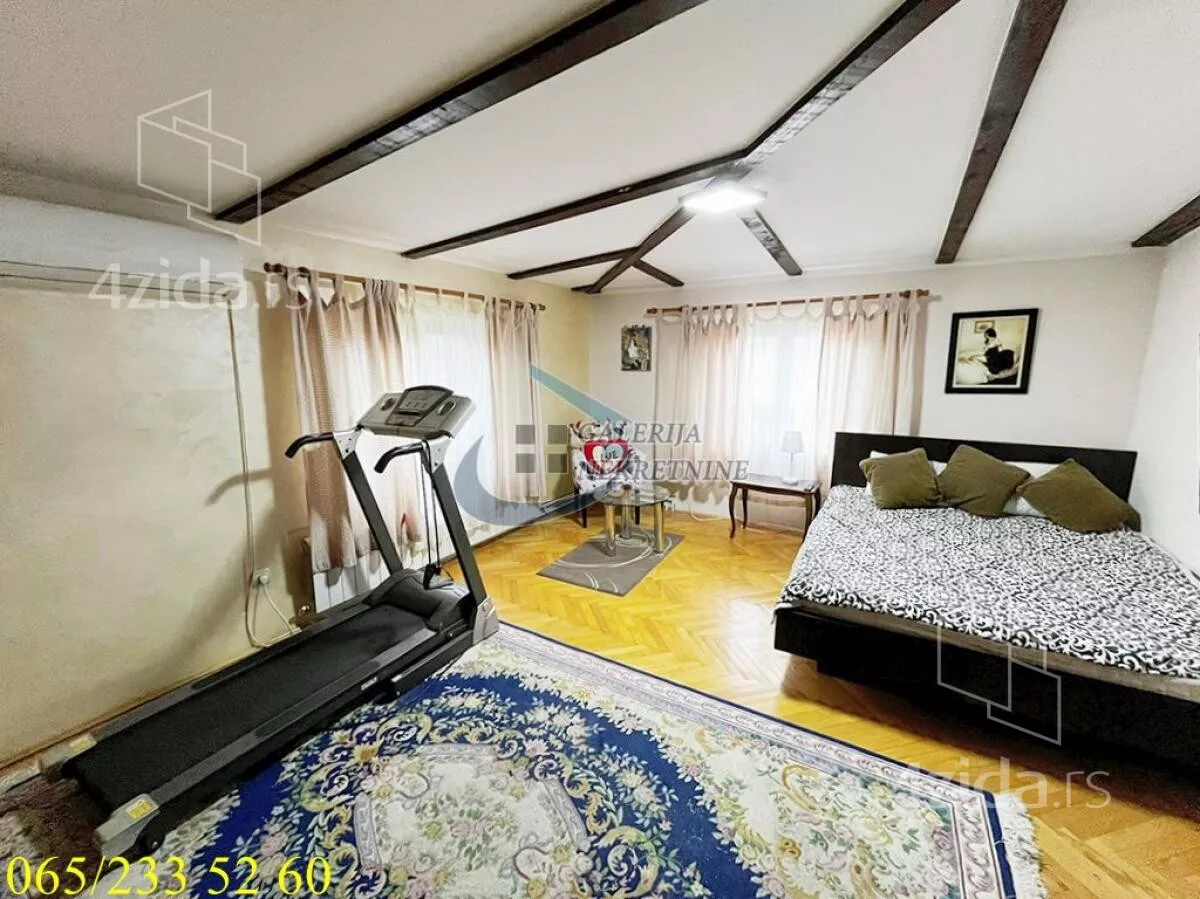 Šestosoban stan | 4zida