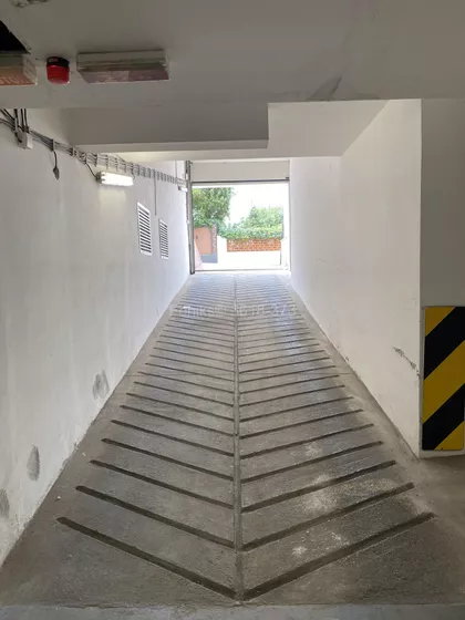 Ulcinjska | 4zida.rs