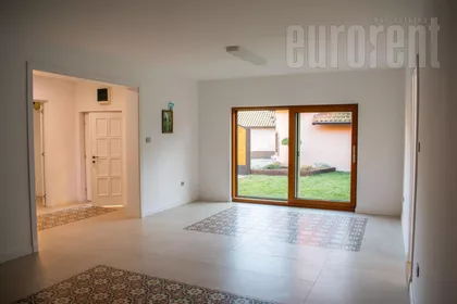 ZEMUN GORNJI GRAD | 4zida.rs