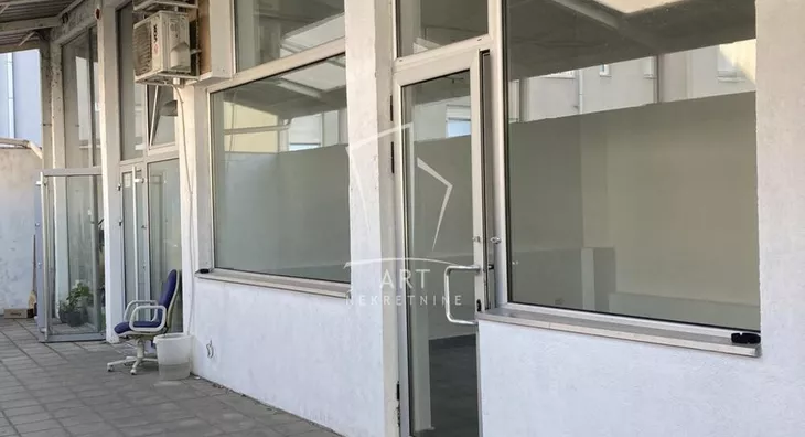 Lokal | 4zida