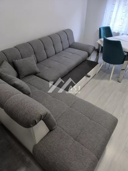 Iva Ćipika | 4zida.rs