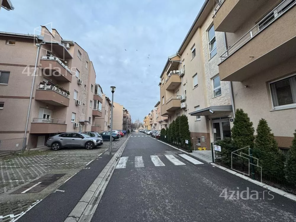 Dvoiposoban stan | 4zida