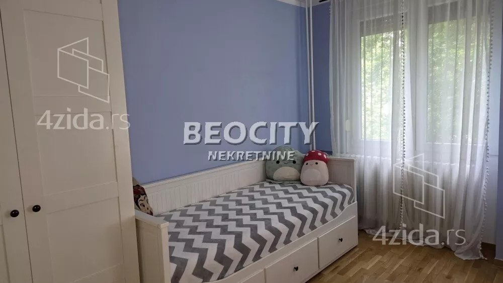 Četvoroiposoban stan | 4zida