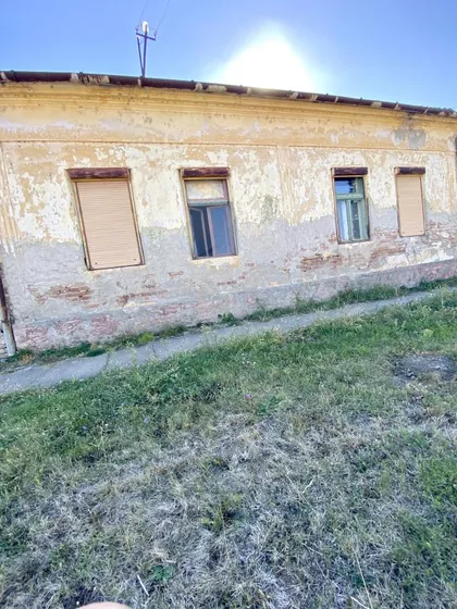 Samoš | 4zida.rs