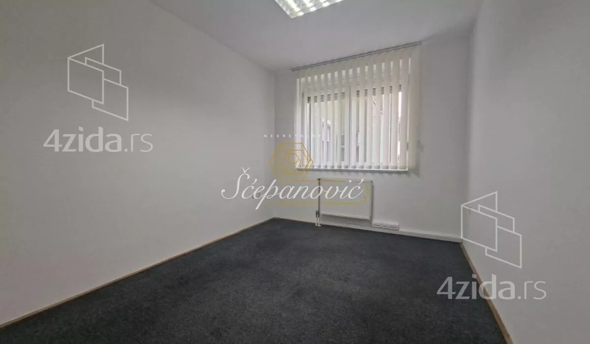 Poslovna zgrada | 4zida